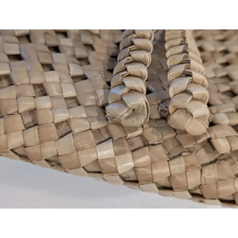 Vintage Woven Straw Backpack – Artisanal Craft – Repair or Repurpose - Picture 6 of 7